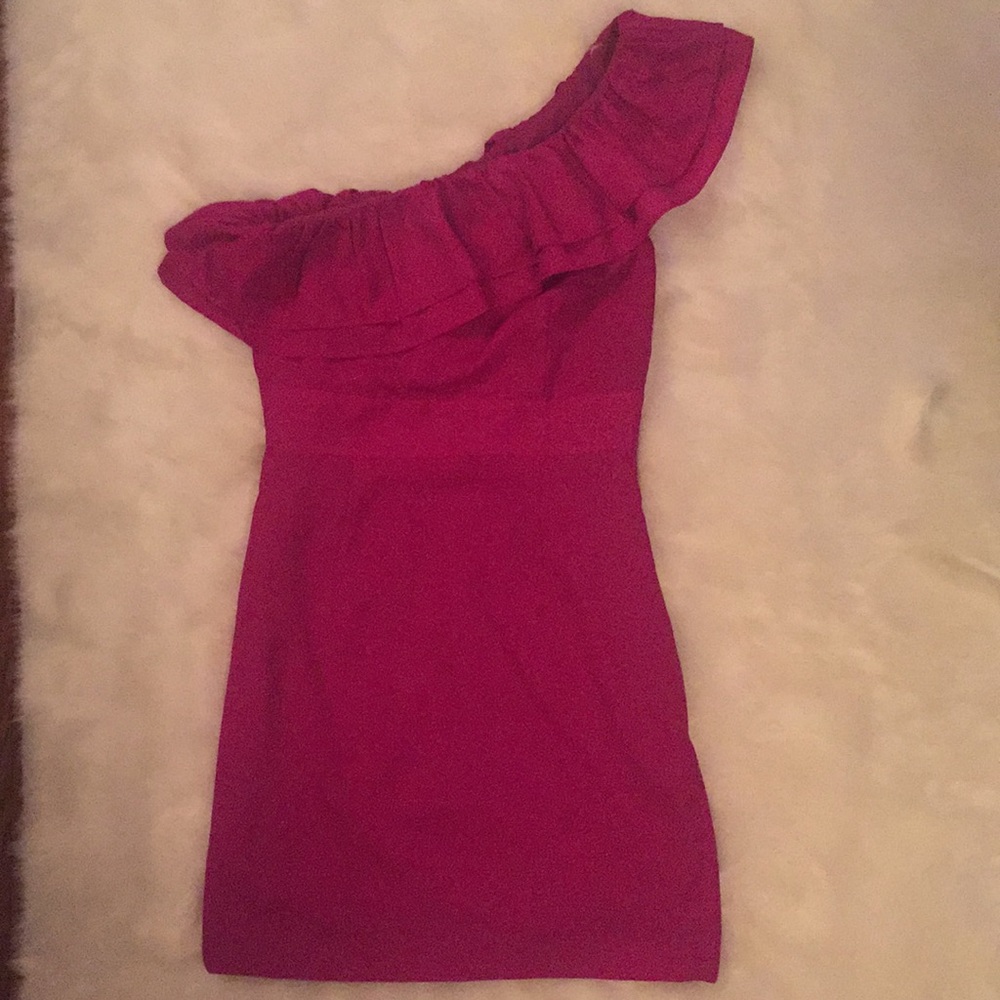 One shoulder ruffled fuchsia mini dress